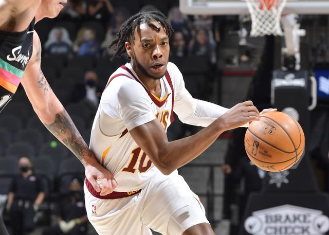 凭借敏锐的 凭借敏锐的