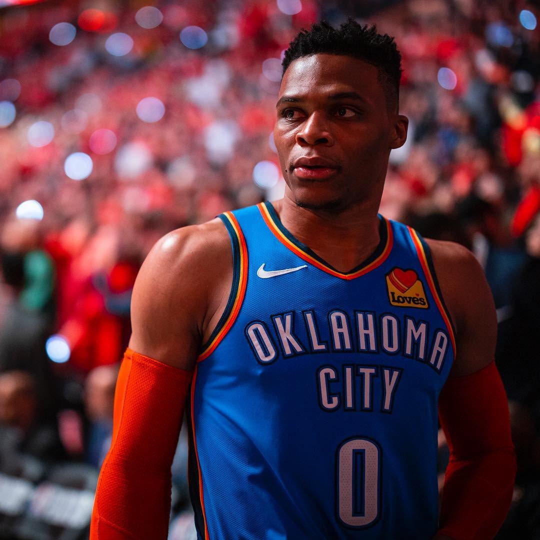 后卫同时到 后卫同时到